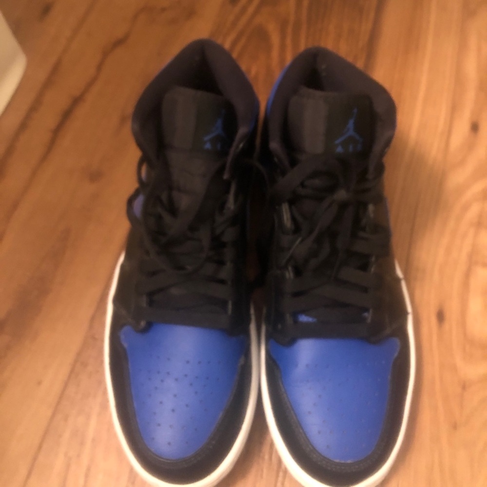 Jordan 1 retro royal